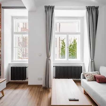 Cozy By River Dancing House *